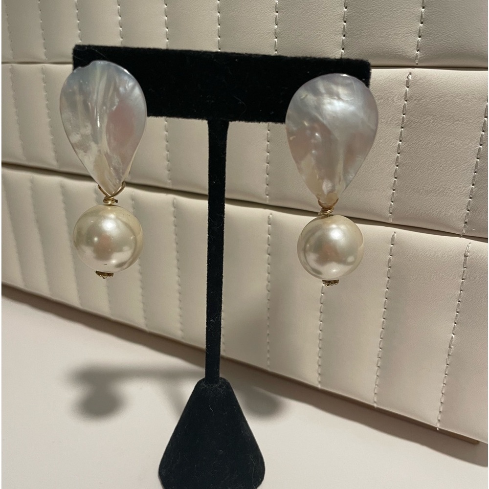 Mother of pearl and white faux pearl earrings